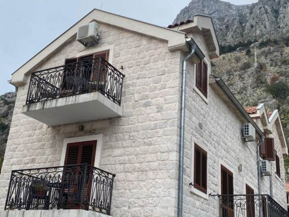Apartment in the center of Kotor №1980
